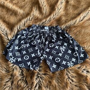 Stylish Black Patterned Mens Shorts